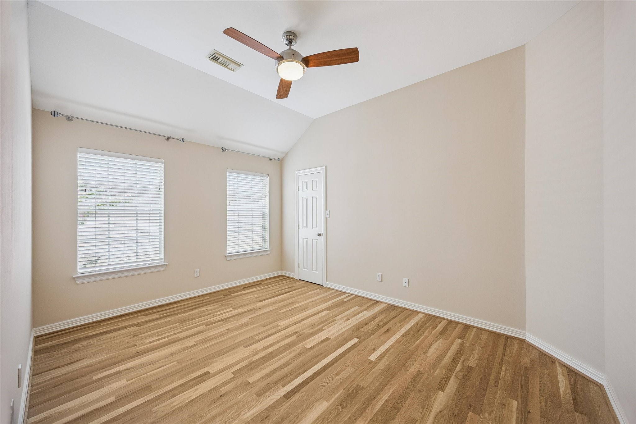  2514 Mcclendon Street - 物件實景