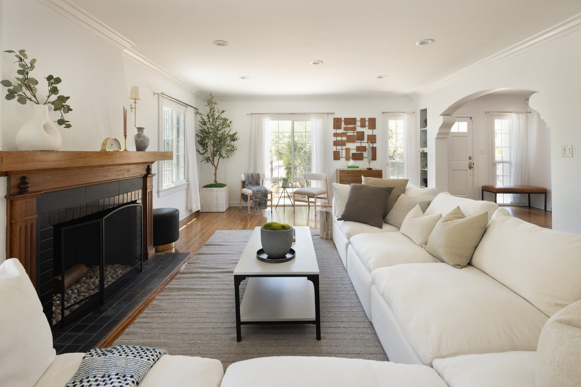 Los Angeles, California, 90029, United States, 4 Bedrooms Bedrooms, ,3 BathroomsBathrooms,Residential,For Sale,1864555