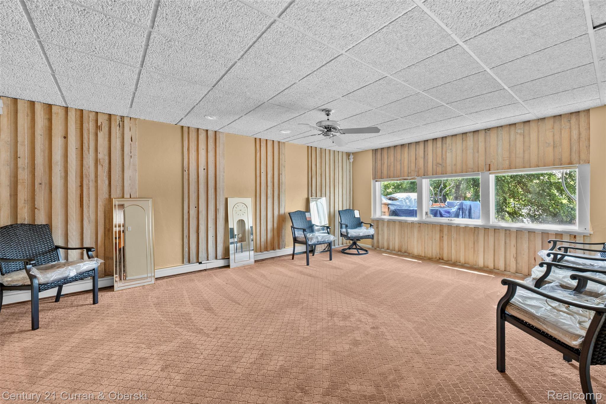 Walled Lake, Michigan, 48390, United States, 3 Bedrooms Bedrooms, ,3 BathroomsBathrooms,Residential,For Sale,1981243