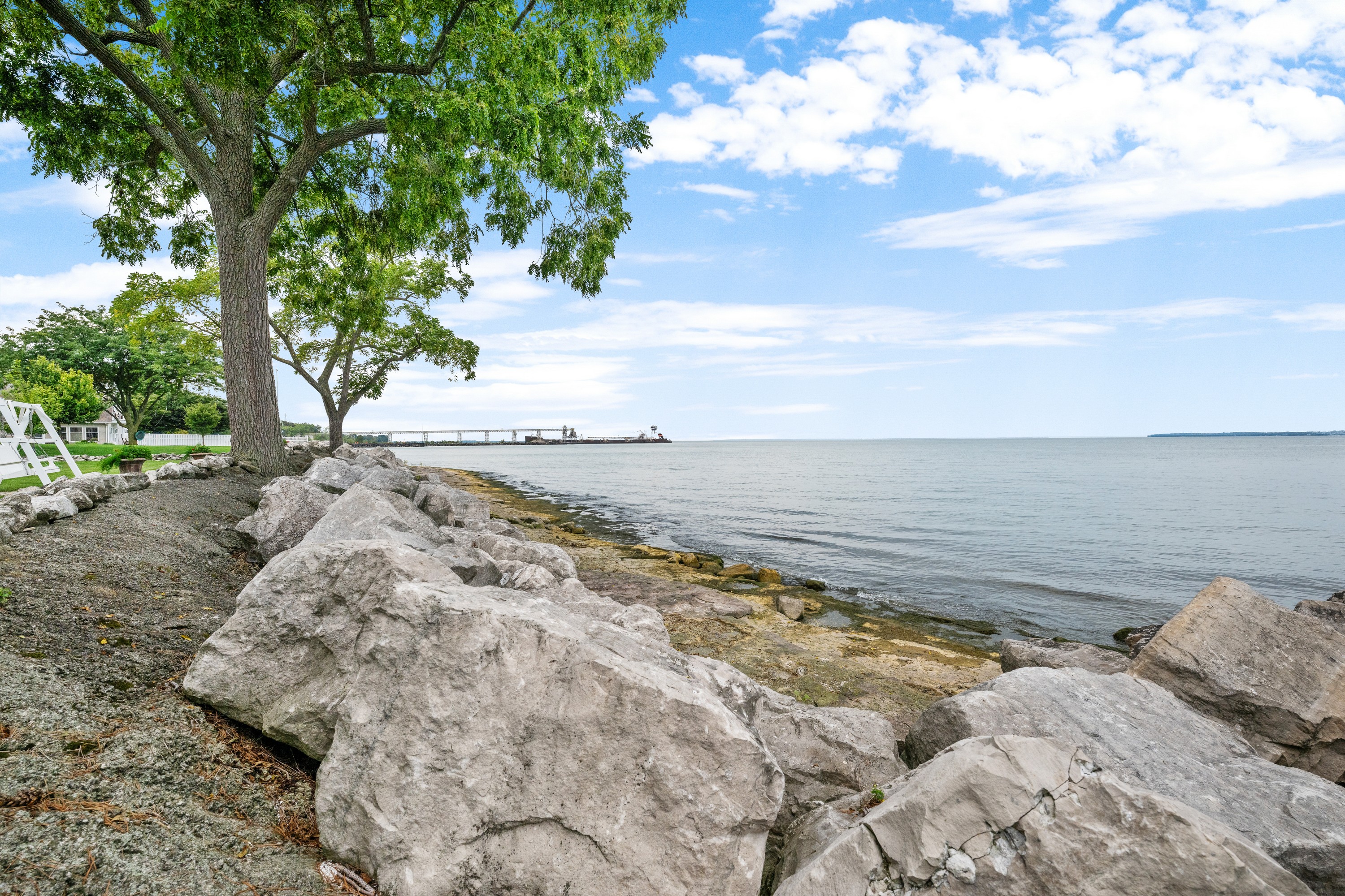  106 - 110 Lakeshore Drive - 物件實景