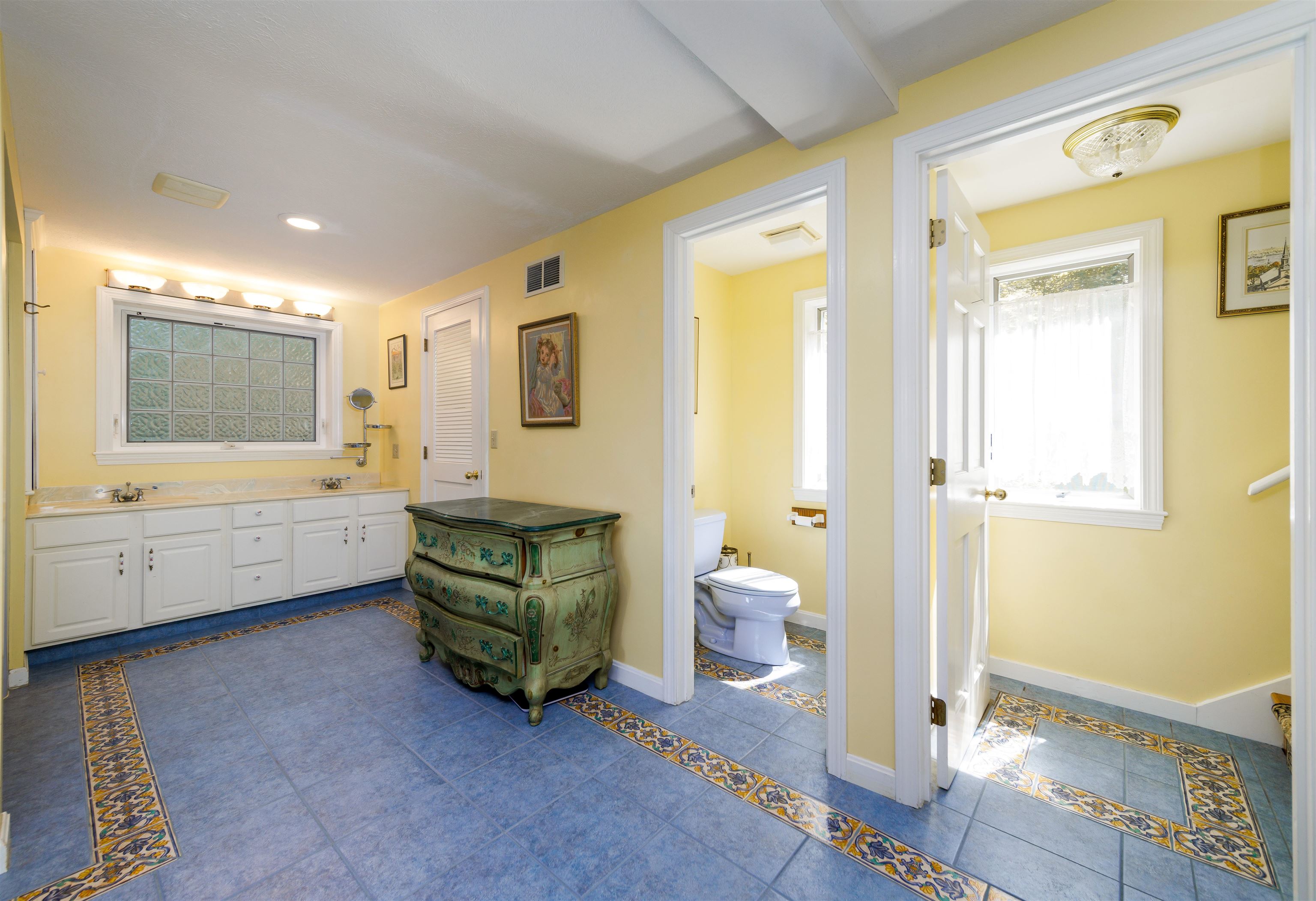 Newport, New Hampshire, 03773, United States, 4 Bedrooms Bedrooms, ,2 BathroomsBathrooms,Residential,For Sale,1891399