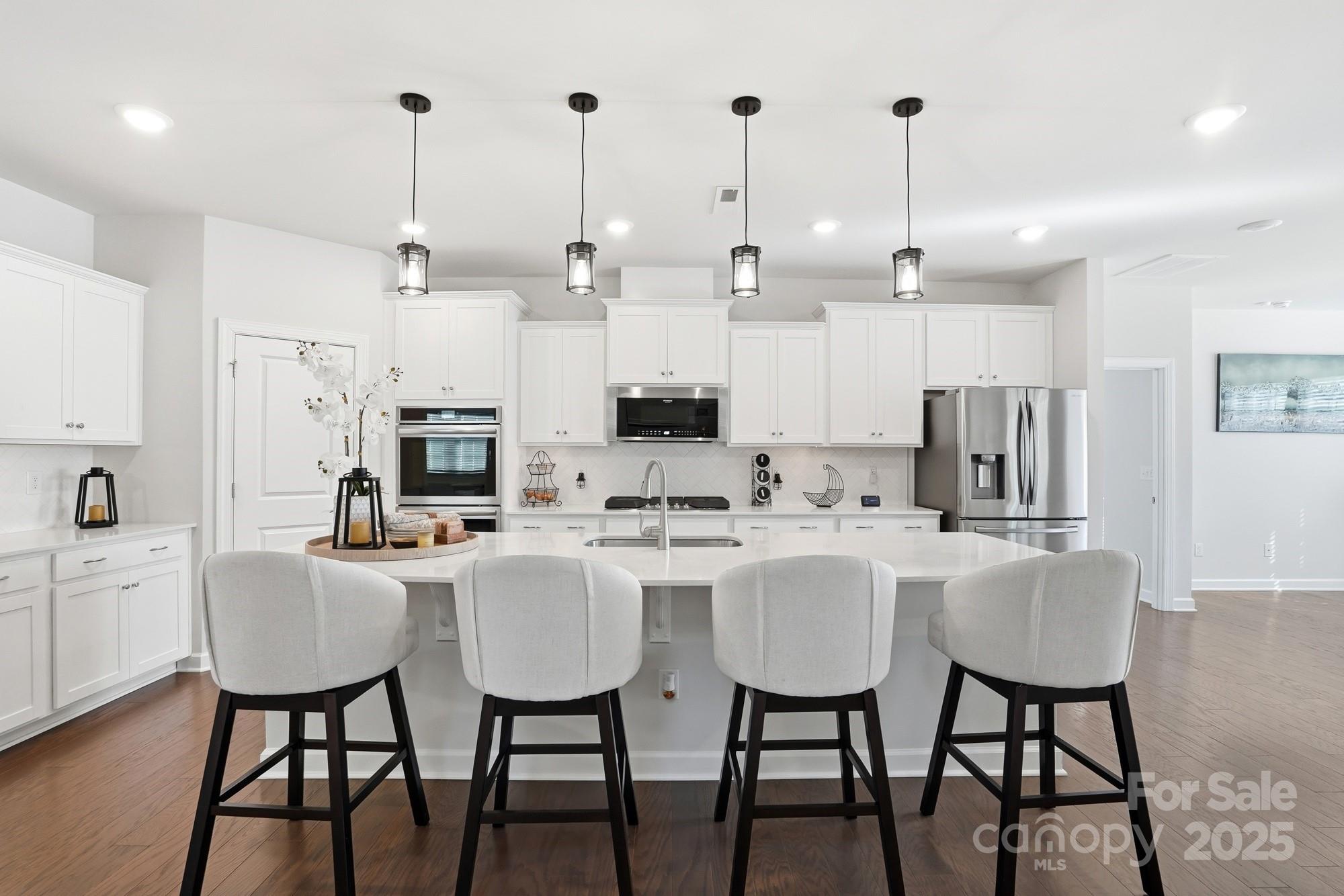 Huntersville, North Carolina, 28078, United States, 4 Bedrooms Bedrooms, ,4 BathroomsBathrooms,Residential,For Sale,1992464