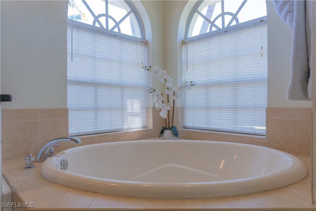 Cape Coral, Florida, 33904, United States, 4 Bedrooms Bedrooms, ,4 BathroomsBathrooms,Residential,For Sale,1935689