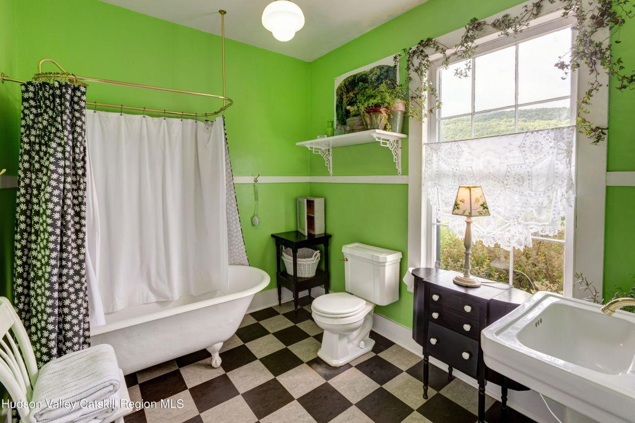 Bovina, New York, 13740, United States, 4 Bedrooms Bedrooms, ,2 BathroomsBathrooms,Residential,For Sale,1826483