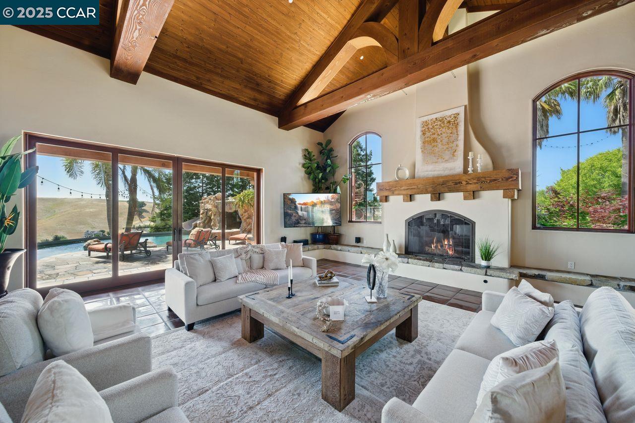 Danville, California, 94506, United States, 4 Bedrooms Bedrooms, ,4 BathroomsBathrooms,Residential,For Sale,1940508