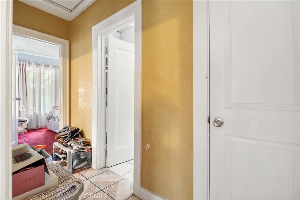 Los Angeles, California, 90016, United States, ,Residential,For Sale,1892903