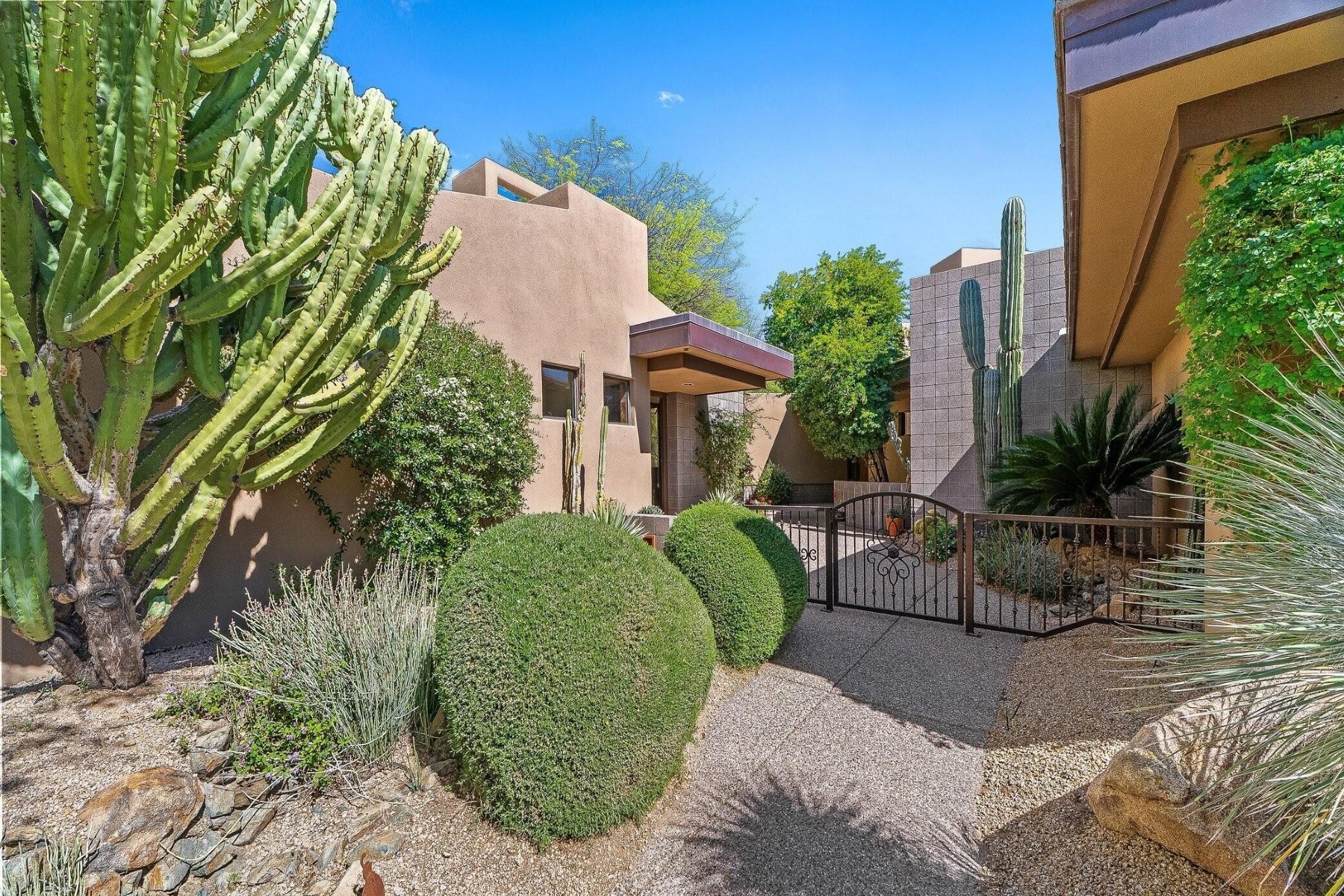  10675 E Fernwood Ln  Scottsdale, AZ - 物件實景