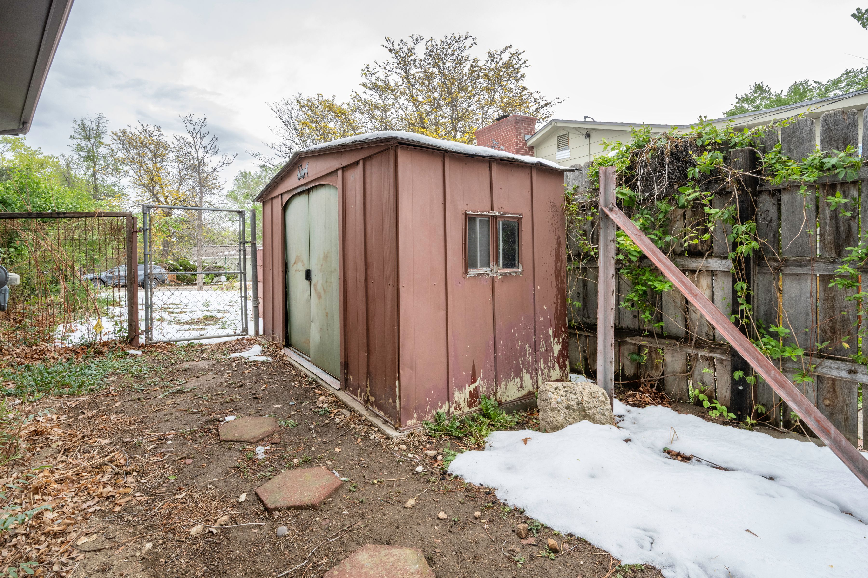  Opportunity Knocks with this Sprawling Ranch Home in Keewaydin Meadows - 物件實景