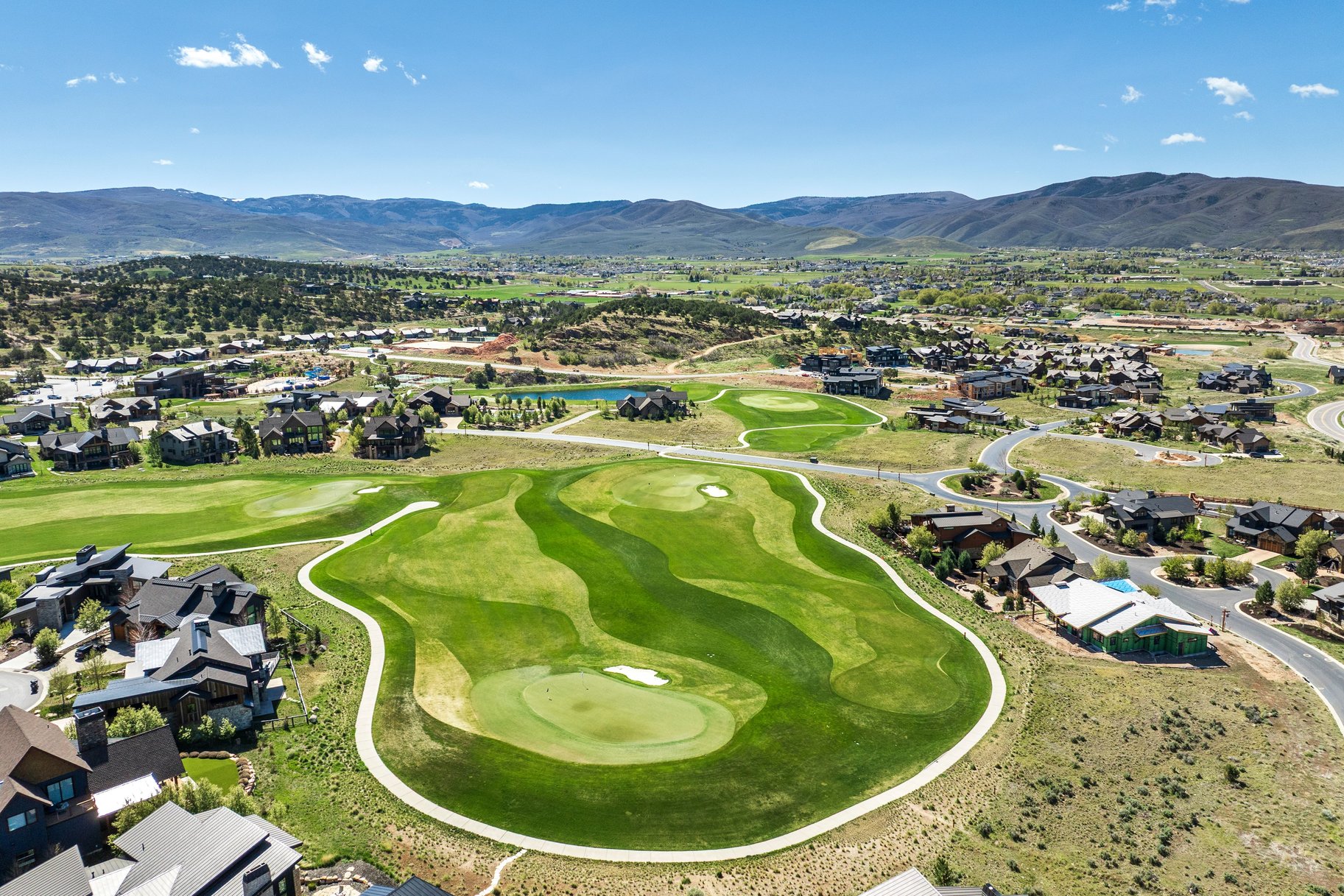  Golf Course Living with Membership Opportunity - 物件實景