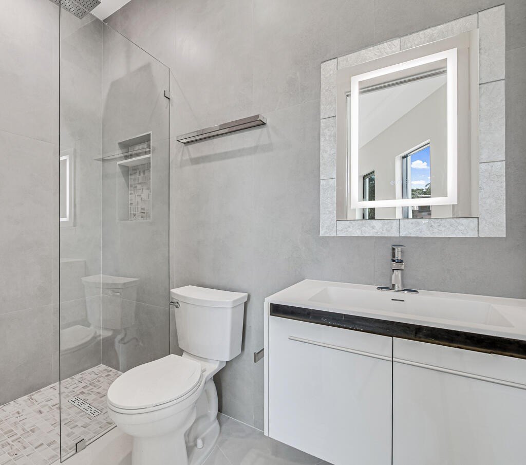 Palm Springs, Florida, 33461, United States, 4 Bedrooms Bedrooms, ,5 BathroomsBathrooms,Residential,For Sale,1835597