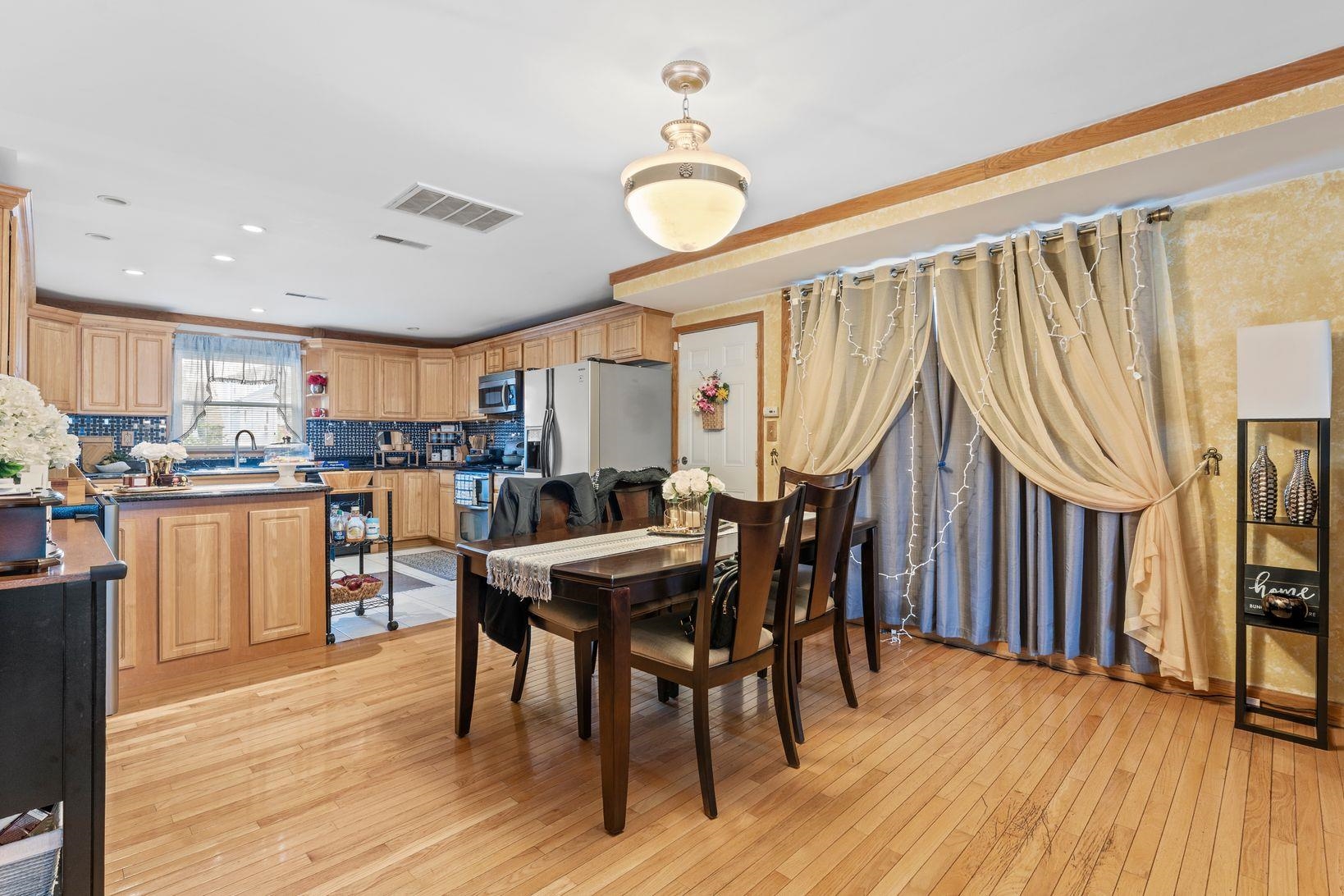 North Bergen, New Jersey, 07047, United States, 5 Bedrooms Bedrooms, ,5 BathroomsBathrooms,Residential,For Sale,2000699