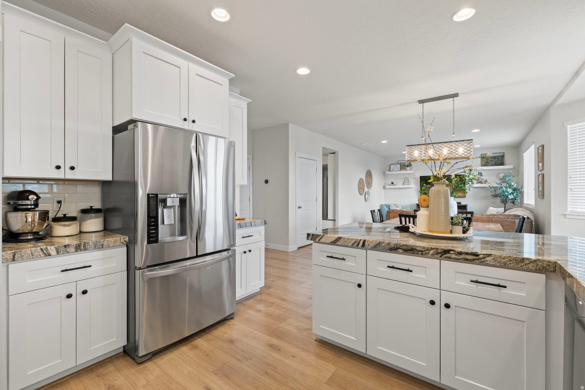 Eagle Mountain, Utah, 84005, United States, 5 Bedrooms Bedrooms, ,4 BathroomsBathrooms,Residential,For Sale,2003166