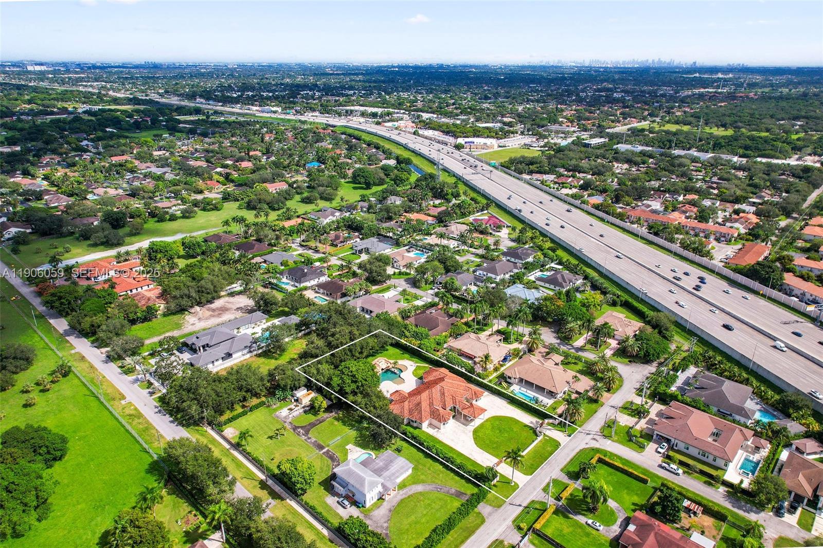 Miami, Florida, 33183, United States, 5 Bedrooms Bedrooms, ,5 BathroomsBathrooms,Residential,For Sale,1998373