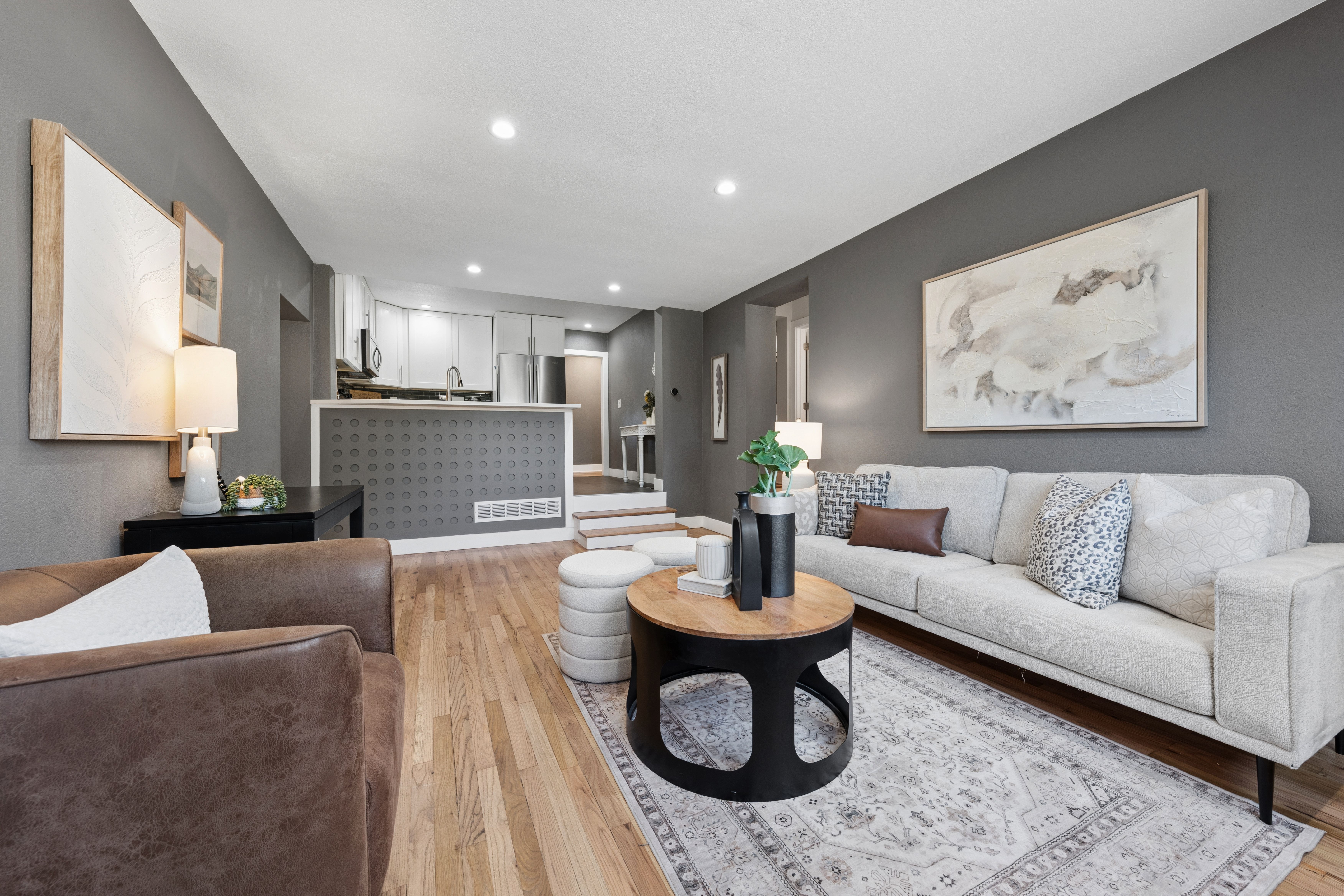  Stylish And Remarkably Versatile Remodeled Mid-Mod Residence - 物件實景