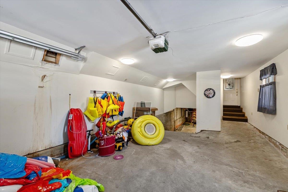 St. Albans Town, Vermont, 05478, United States, 4 Bedrooms Bedrooms, ,2 BathroomsBathrooms,Residential,For Sale,2022571