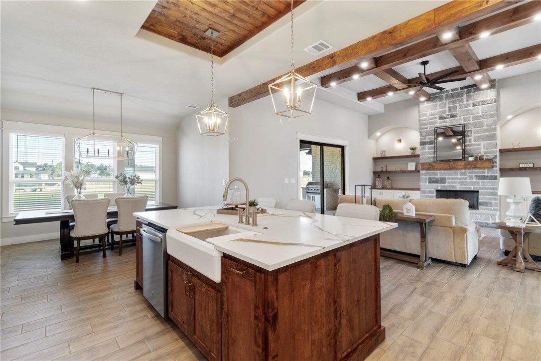 Bryan, Texas, 77808, United States, 4 Bedrooms Bedrooms, ,4 BathroomsBathrooms,Residential,For Sale,1982862