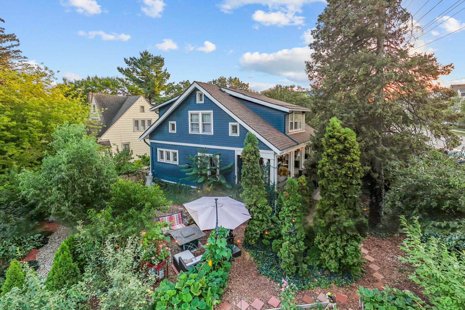 Ann Arbor, Michigan, 48103, United States, 4 Bedrooms Bedrooms, ,3 BathroomsBathrooms,Residential,For Sale,1991262