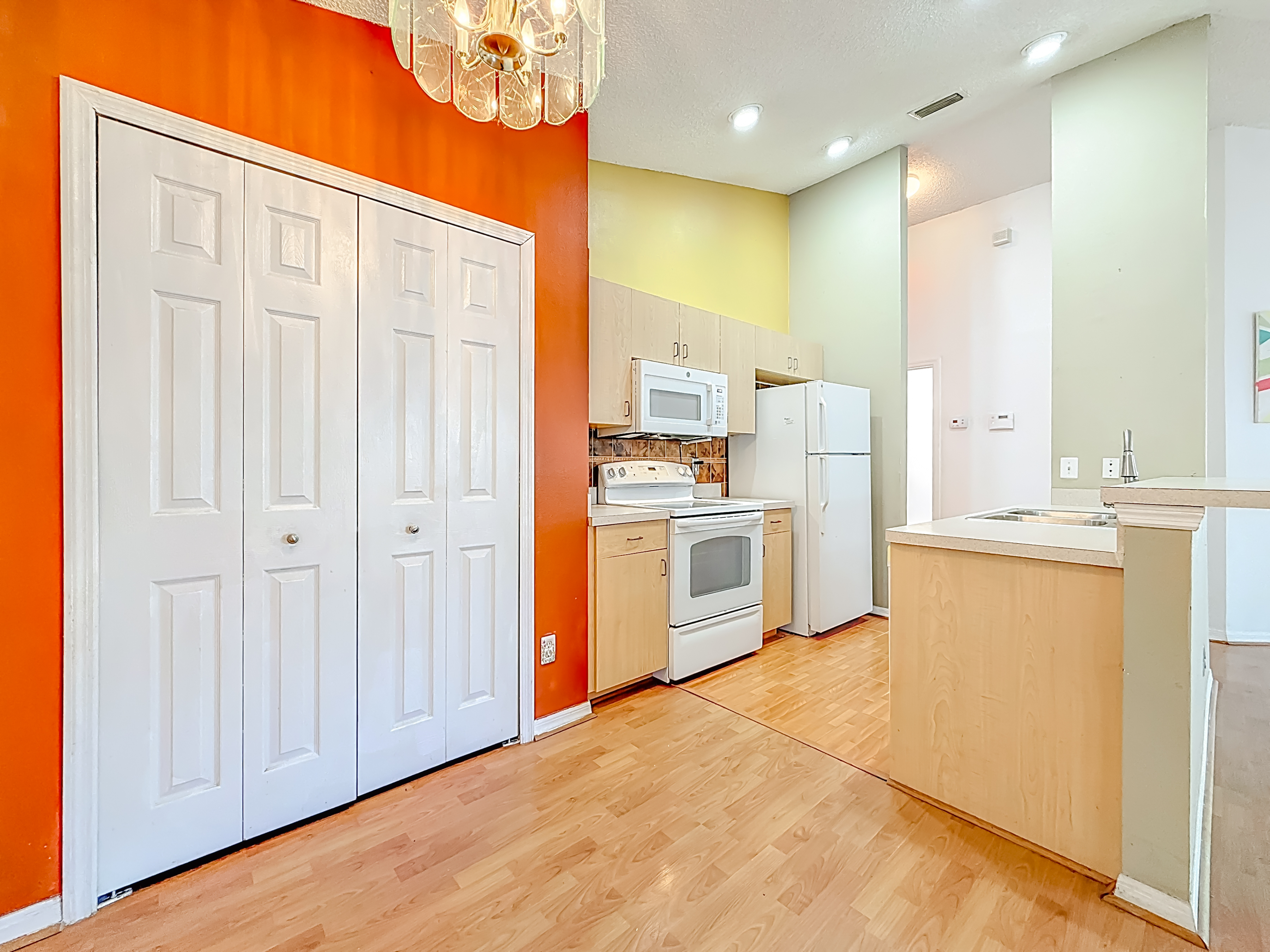 St. Petersburg, Florida, 33713, United States, 4 Bedrooms Bedrooms, ,2 BathroomsBathrooms,Residential,For Sale,2005721