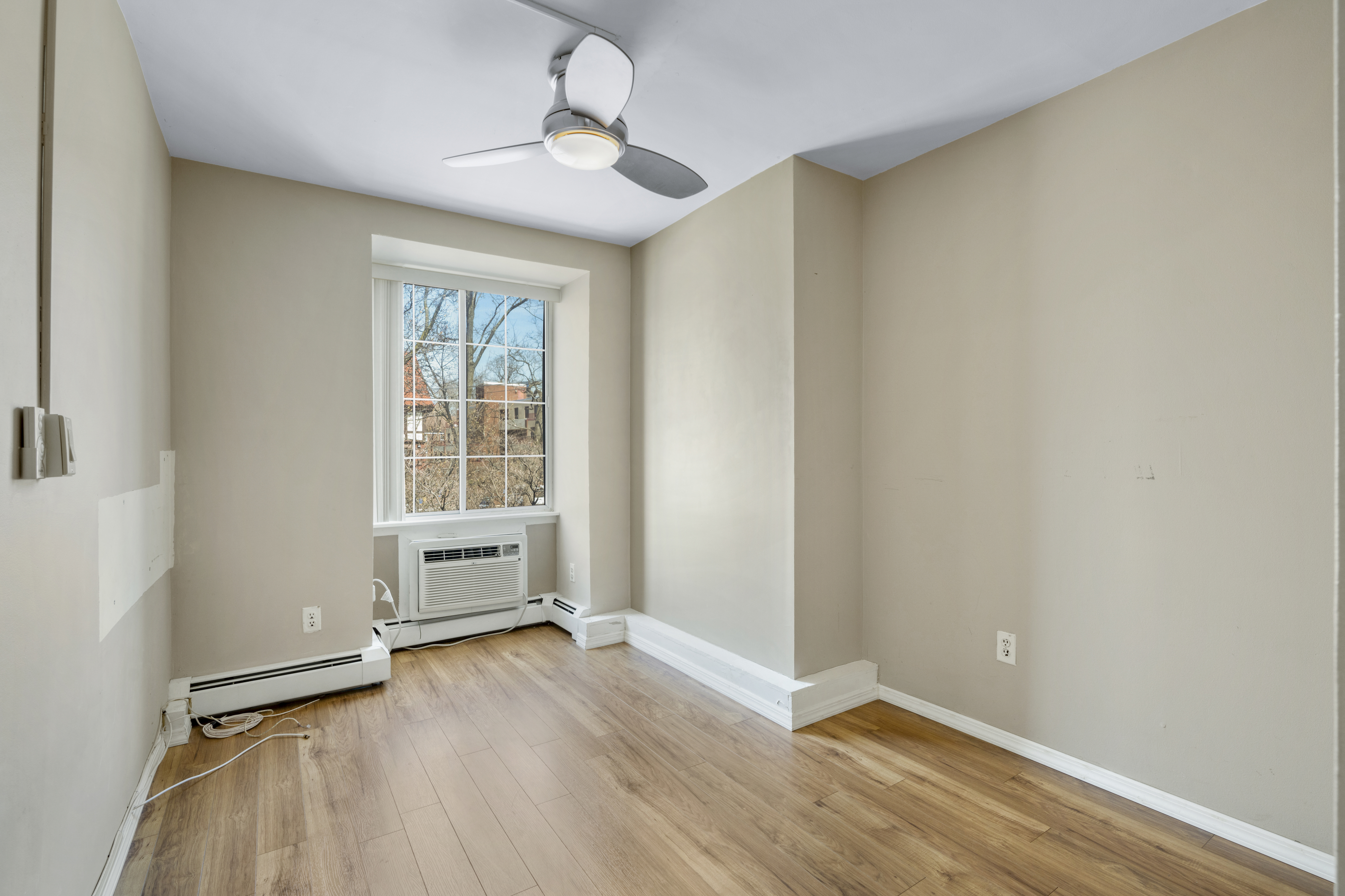  Two-Level Townhouse in White Plains - 物件實景