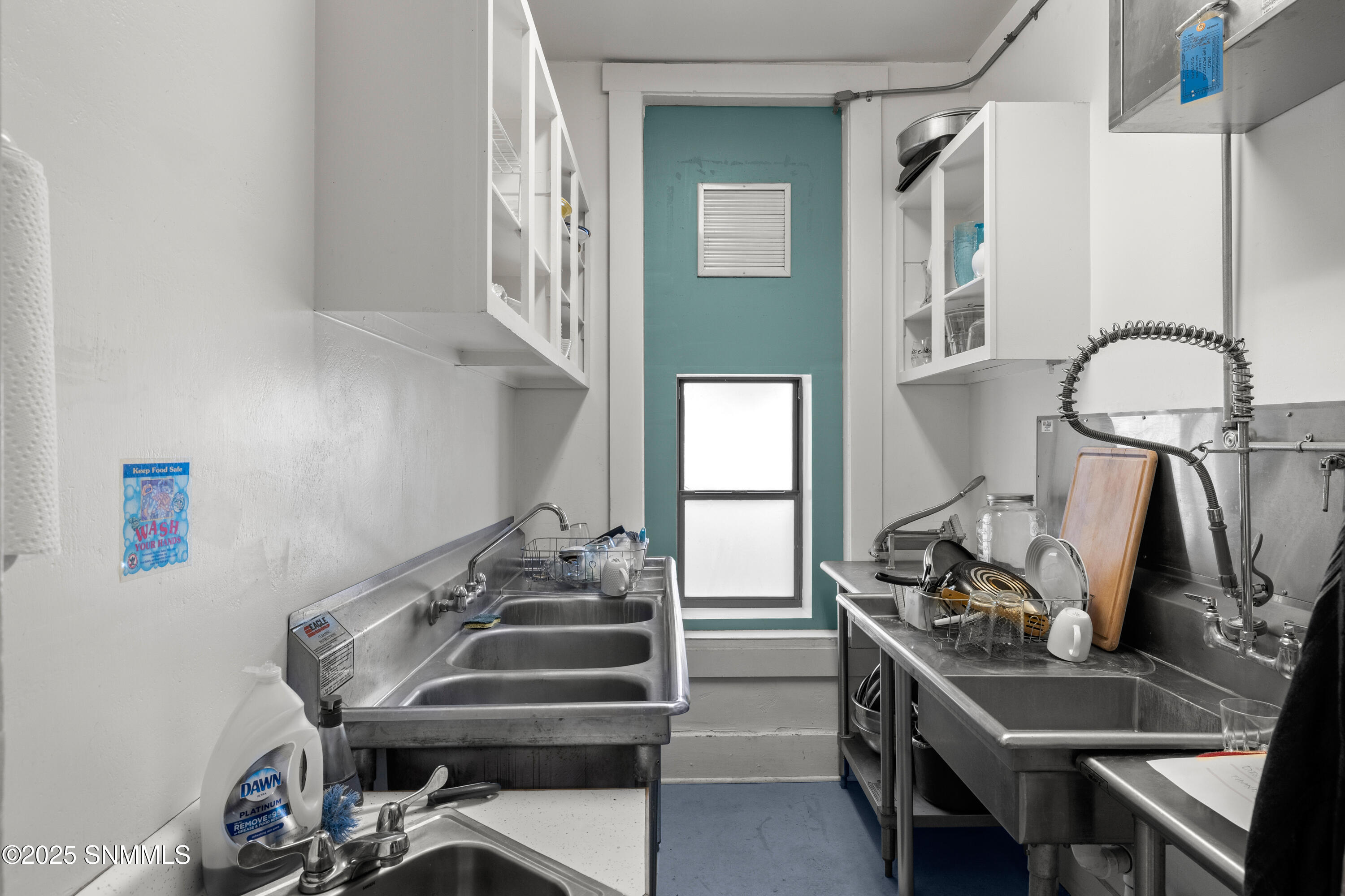 Silver City, New Mexico, 88061, United States, 5 Bedrooms Bedrooms, ,6 BathroomsBathrooms,Residential,For Sale,1986302