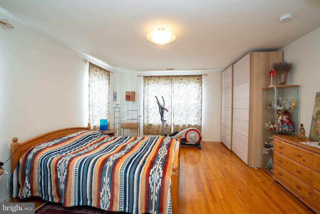 Plainsboro, New Jersey, 08536, United States, 4 Bedrooms Bedrooms, ,6 BathroomsBathrooms,Residential,For Sale,2008858