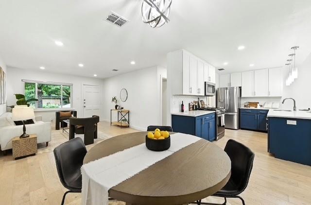 Austin, Texas, 78731, United States, 4 Bedrooms Bedrooms, ,3 BathroomsBathrooms,Residential,For Sale,1885336