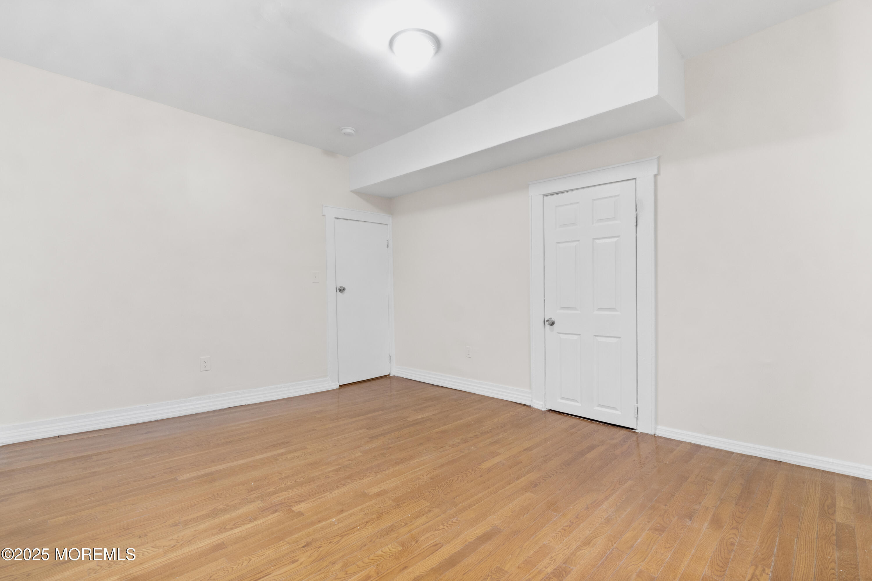 Newark, New Jersey, 07112, United States, 5 Bedrooms Bedrooms, ,2 BathroomsBathrooms,Residential,For Sale,1985719