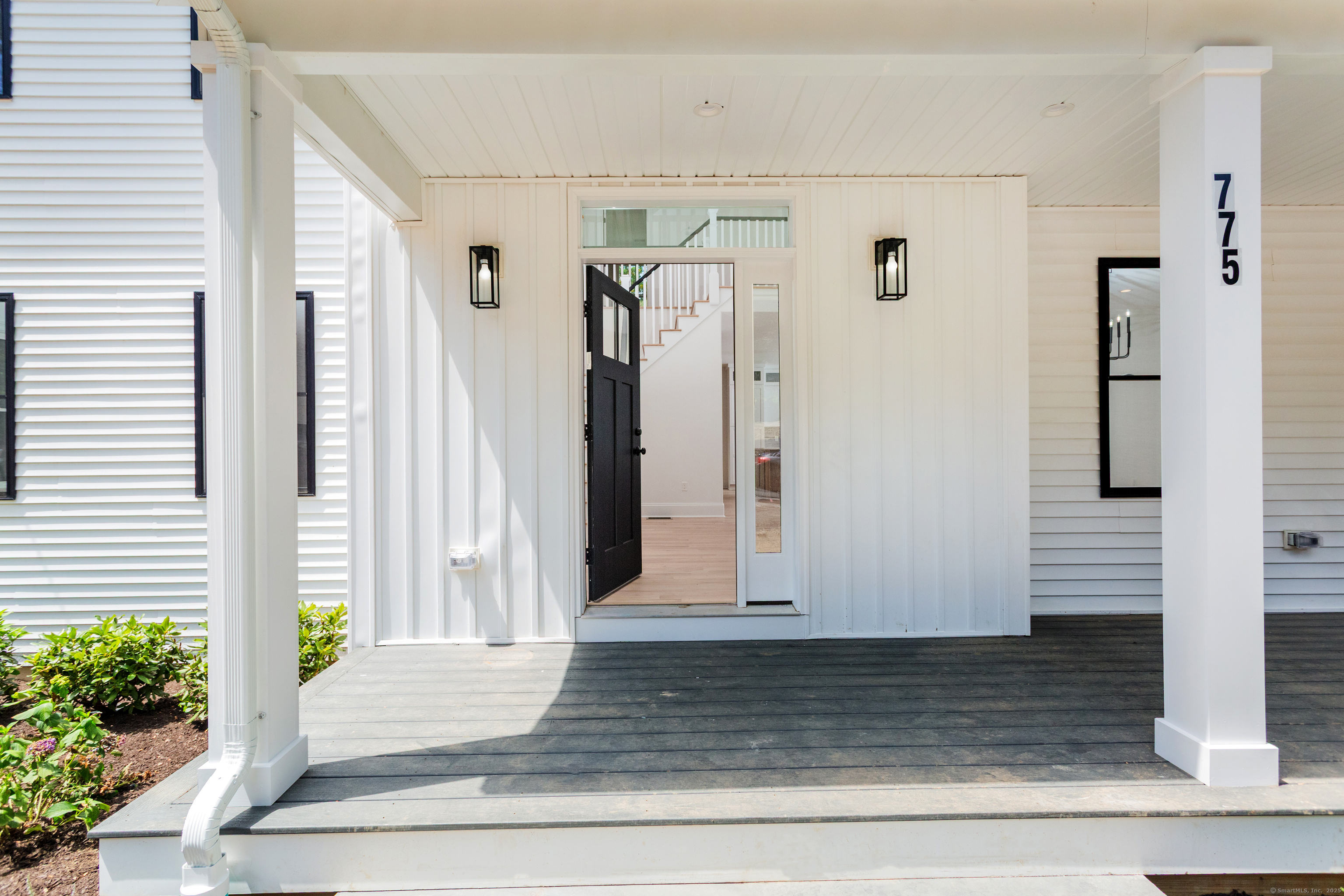 Stratford, Connecticut, 06614, United States, 4 Bedrooms Bedrooms, ,3 BathroomsBathrooms,Residential,For Sale,1906803