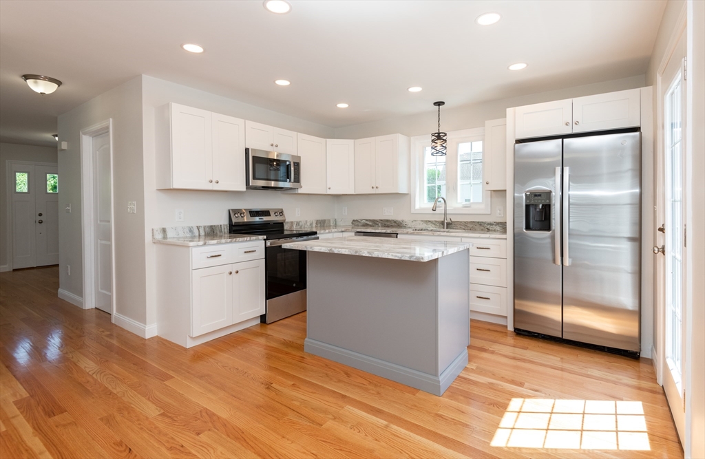 Lynn, Massachusetts, 01905, United States, 3 Bedrooms Bedrooms, ,2 BathroomsBathrooms,Residential,For Sale,1909147