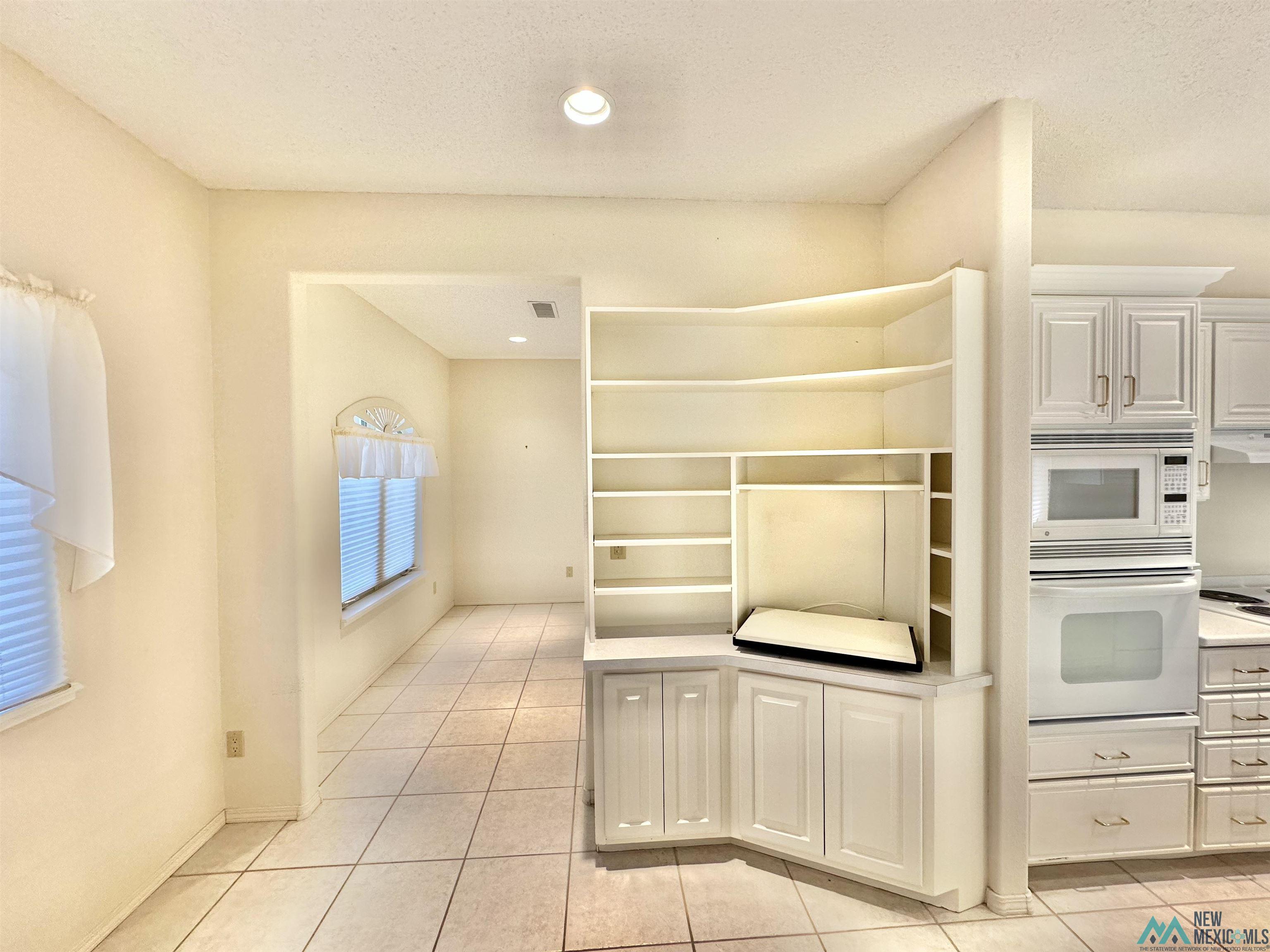 Roswell, New Mexico, 88201, United States, 4 Bedrooms Bedrooms, ,4 BathroomsBathrooms,Residential,For Sale,1921979