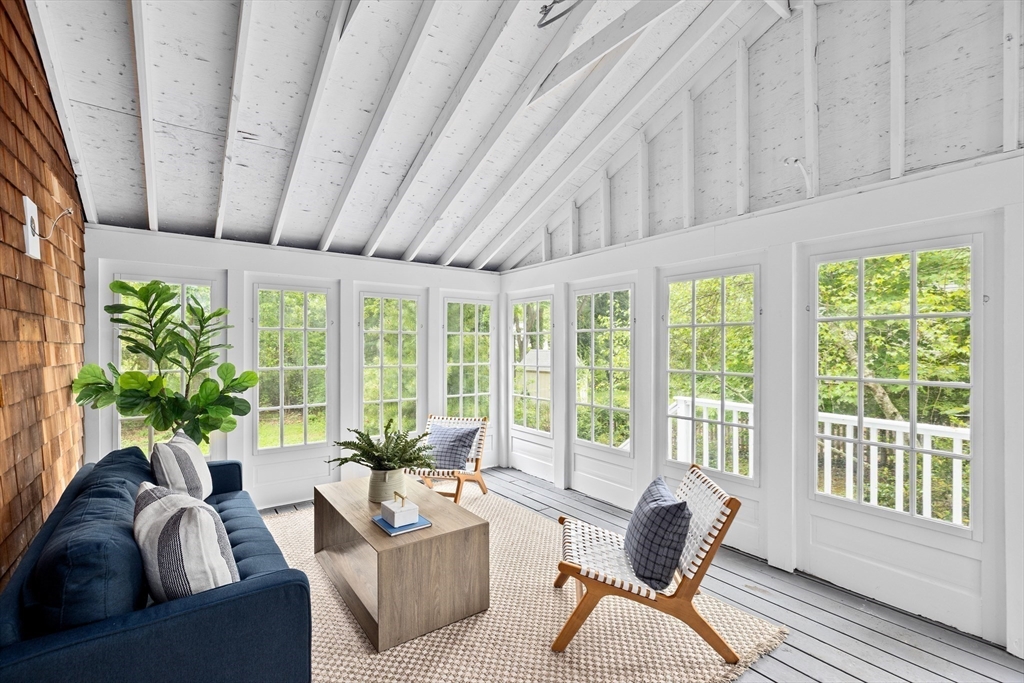 Hingham, Massachusetts, 02043, United States, 4 Bedrooms Bedrooms, ,2 BathroomsBathrooms,Residential,For Sale,2001936