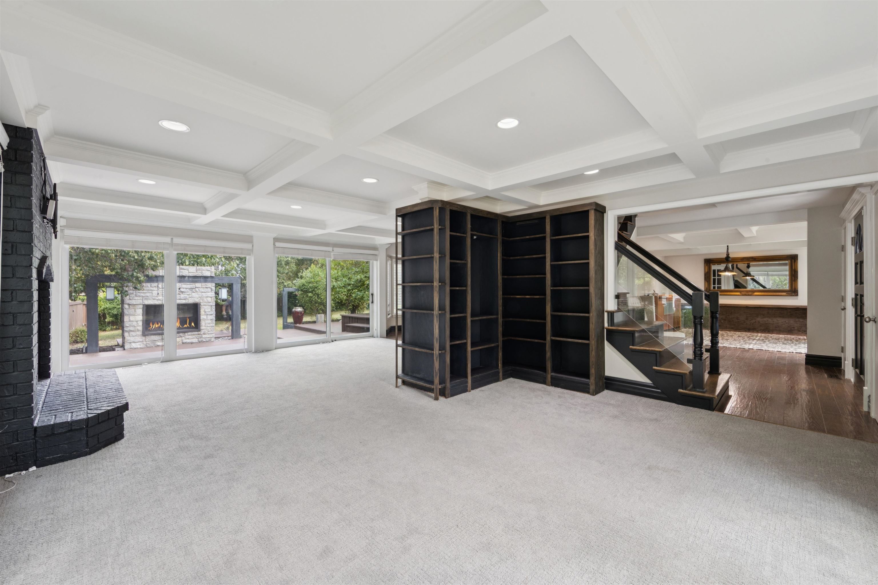 Wichita, Kansas, 67206, United States, 2 Bedrooms Bedrooms, ,4 BathroomsBathrooms,Residential,For Sale,1911450