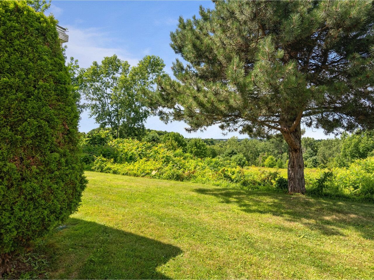 Williston, Vermont, 05495, United States, 2 Bedrooms Bedrooms, ,3 BathroomsBathrooms,Residential,For Sale,1901001