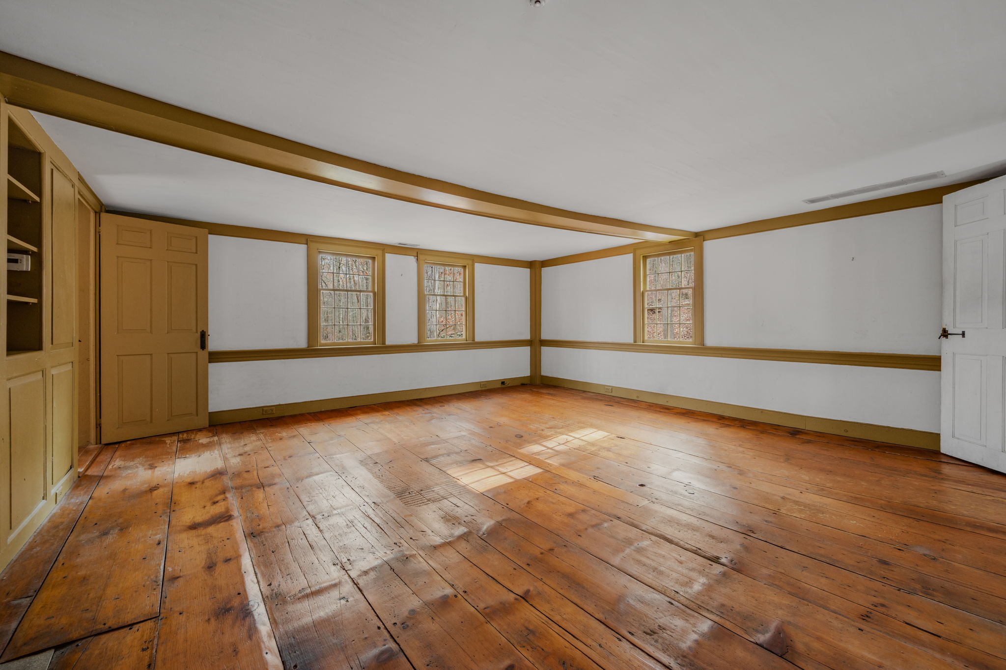 Lyme, Connecticut, 06371, United States, 2 Bedrooms Bedrooms, ,3 BathroomsBathrooms,Residential,For Sale,1991531