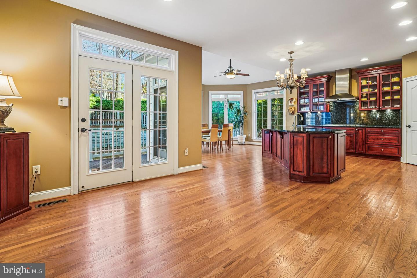 North Bethesda, Maryland, 20852, United States, 5 Bedrooms Bedrooms, ,5 BathroomsBathrooms,Residential,For Sale,1991971