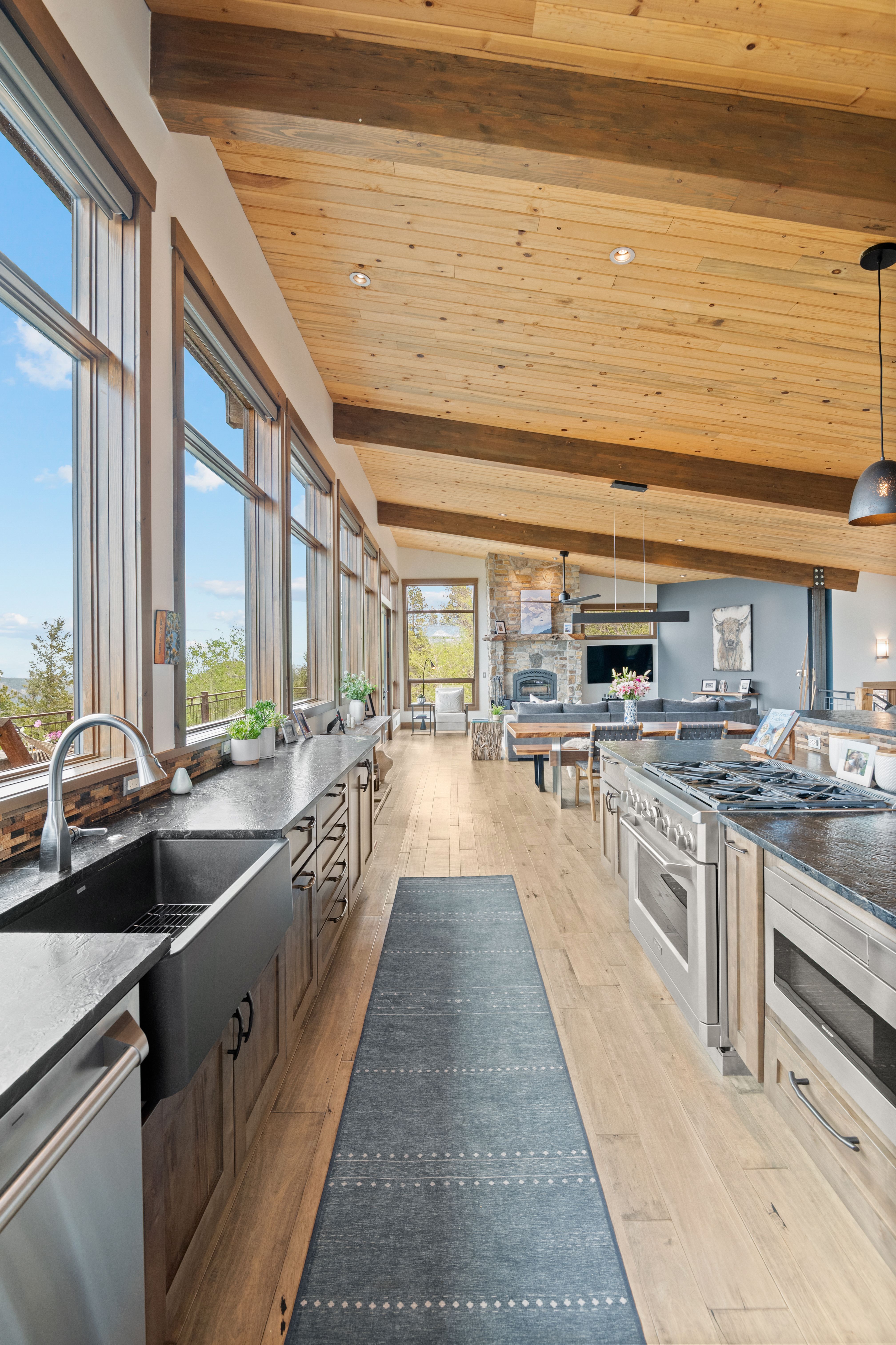  Custom Retreat with Unobstructed Views - 物件實景
