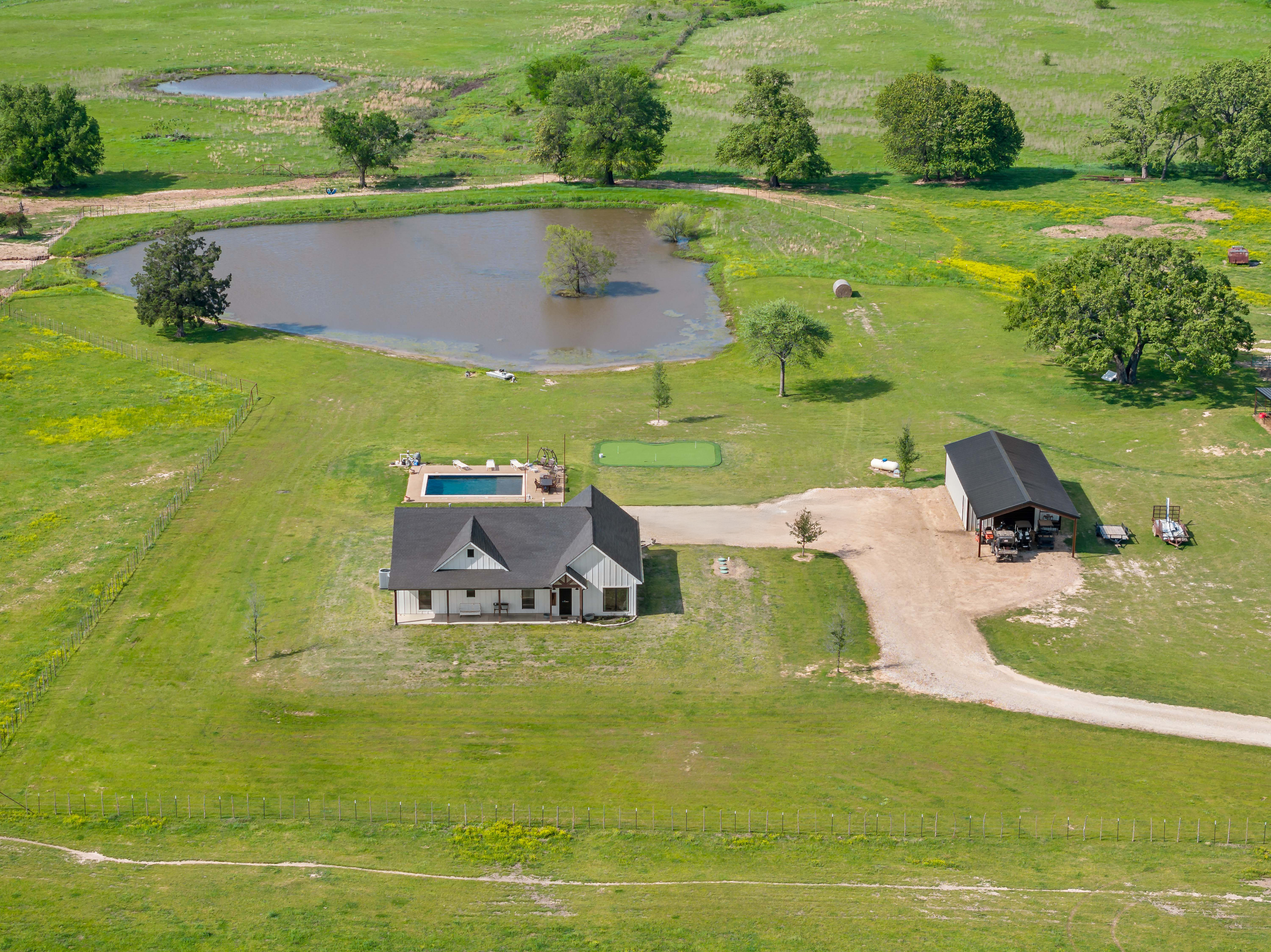 Paris, Texas, 75462, United States, 3 Bedrooms Bedrooms, ,2 BathroomsBathrooms,Residential,For Sale,1983529