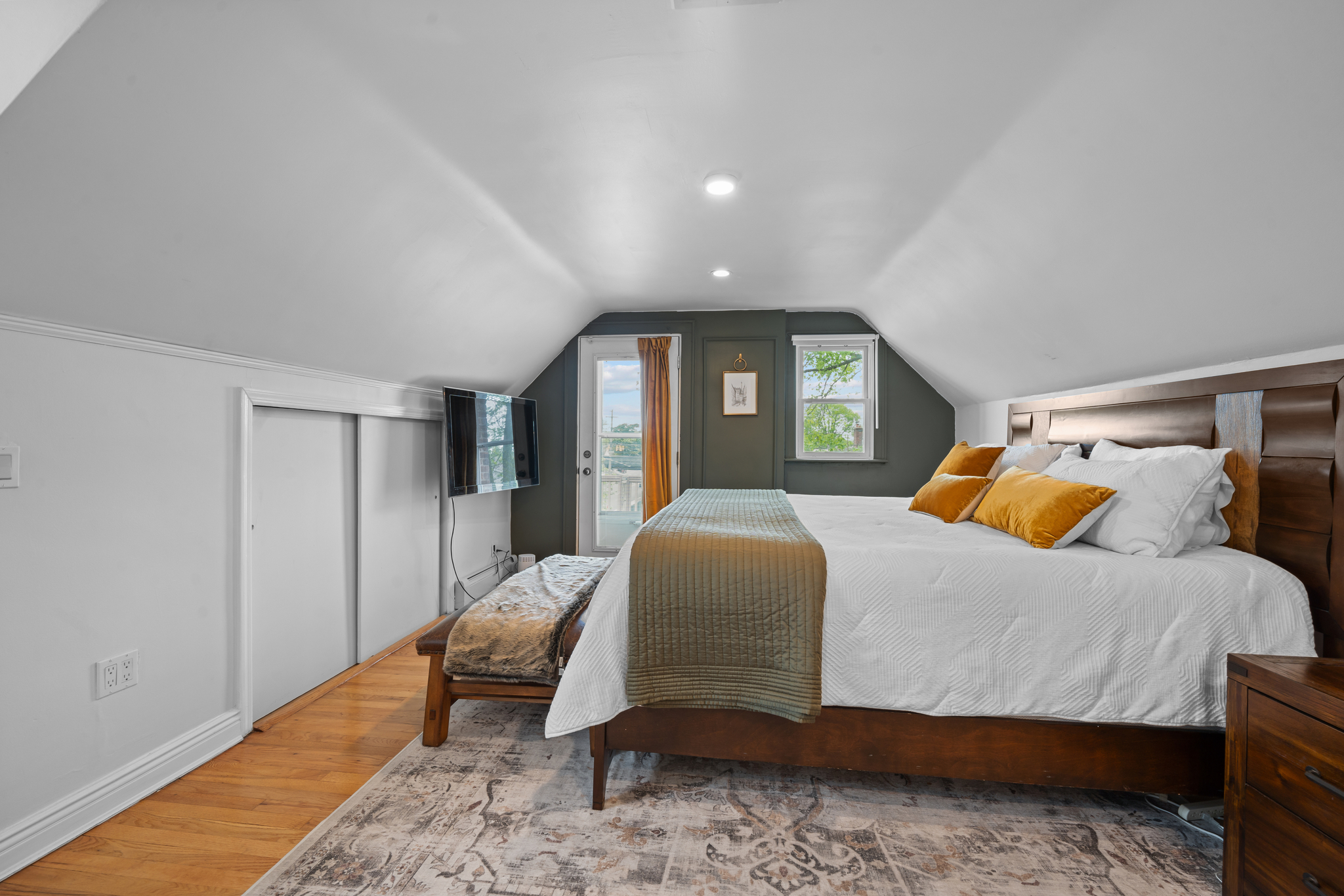 Oceanside, New York, 11572, United States, 3 Bedrooms Bedrooms, ,2 BathroomsBathrooms,Residential,For Sale,1928252