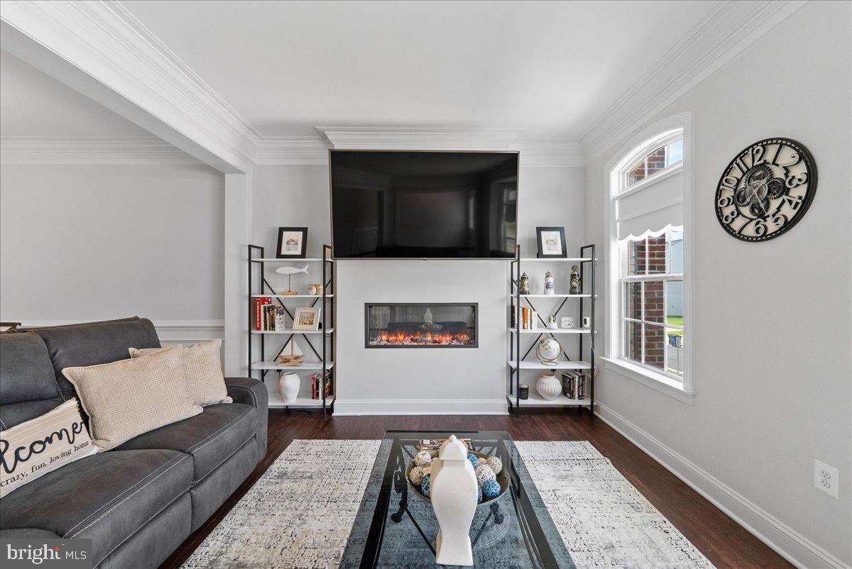 Woodbridge, Virginia, 22193, United States, 3 Bedrooms Bedrooms, ,4 BathroomsBathrooms,Residential,For Sale,1921081