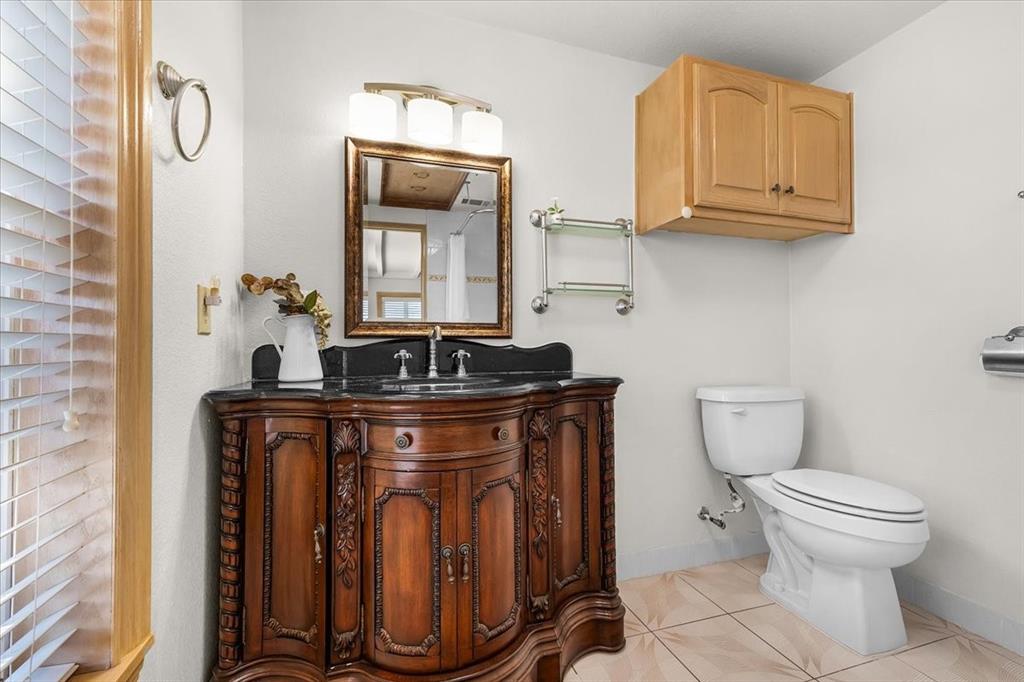 8248 Meadowbrook Drive, Fort Worth, Texas, 76120, United States, 5 Bedrooms Bedrooms, ,6 BathroomsBathrooms,Residential,For Sale,8248 Meadowbrook Drive,1666284