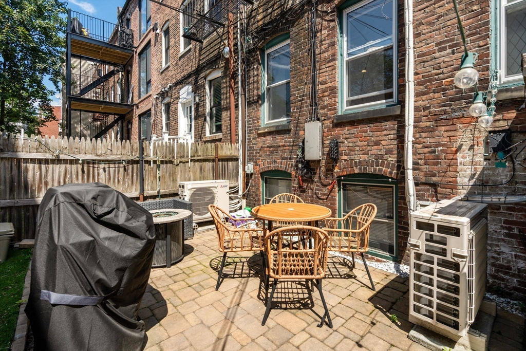 Boston, Massachusetts, 02127, United States, 2 Bedrooms Bedrooms, ,2 BathroomsBathrooms,Residential,For Sale,1939298