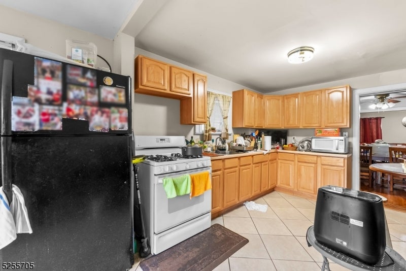 Belleville Twp., New Jersey, 07109, United States, ,2 BathroomsBathrooms,Residential,For Sale,1980231