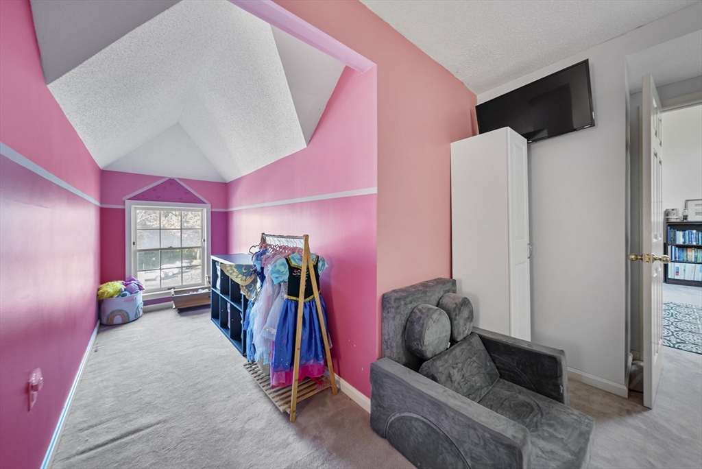 Salem, Massachusetts, 01970, United States, 3 Bedrooms Bedrooms, ,3 BathroomsBathrooms,Residential,For Sale,1990420