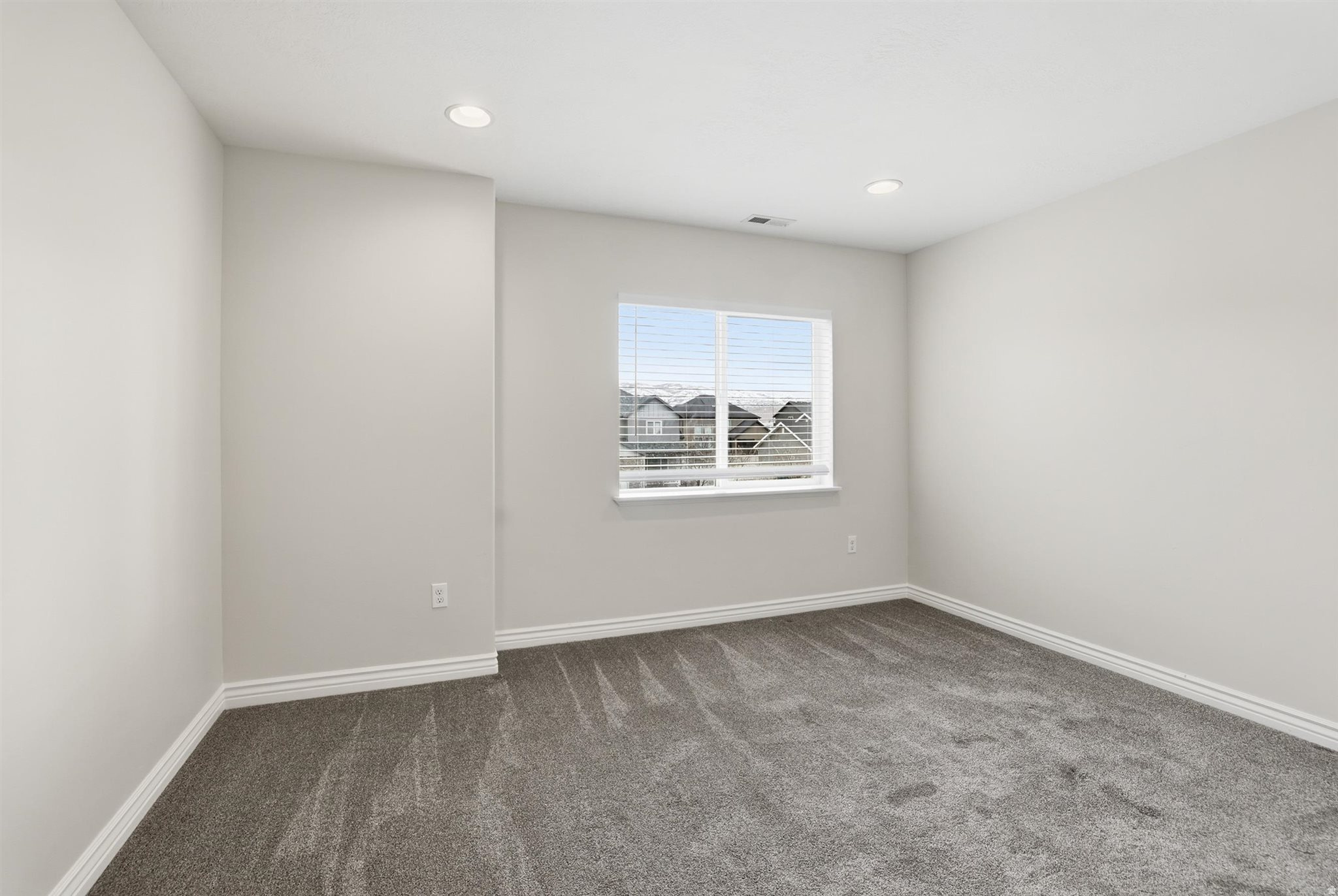 Woods Cross, Utah, 84087, United States, 6 Bedrooms Bedrooms, ,3 BathroomsBathrooms,Residential,For Sale,2002184