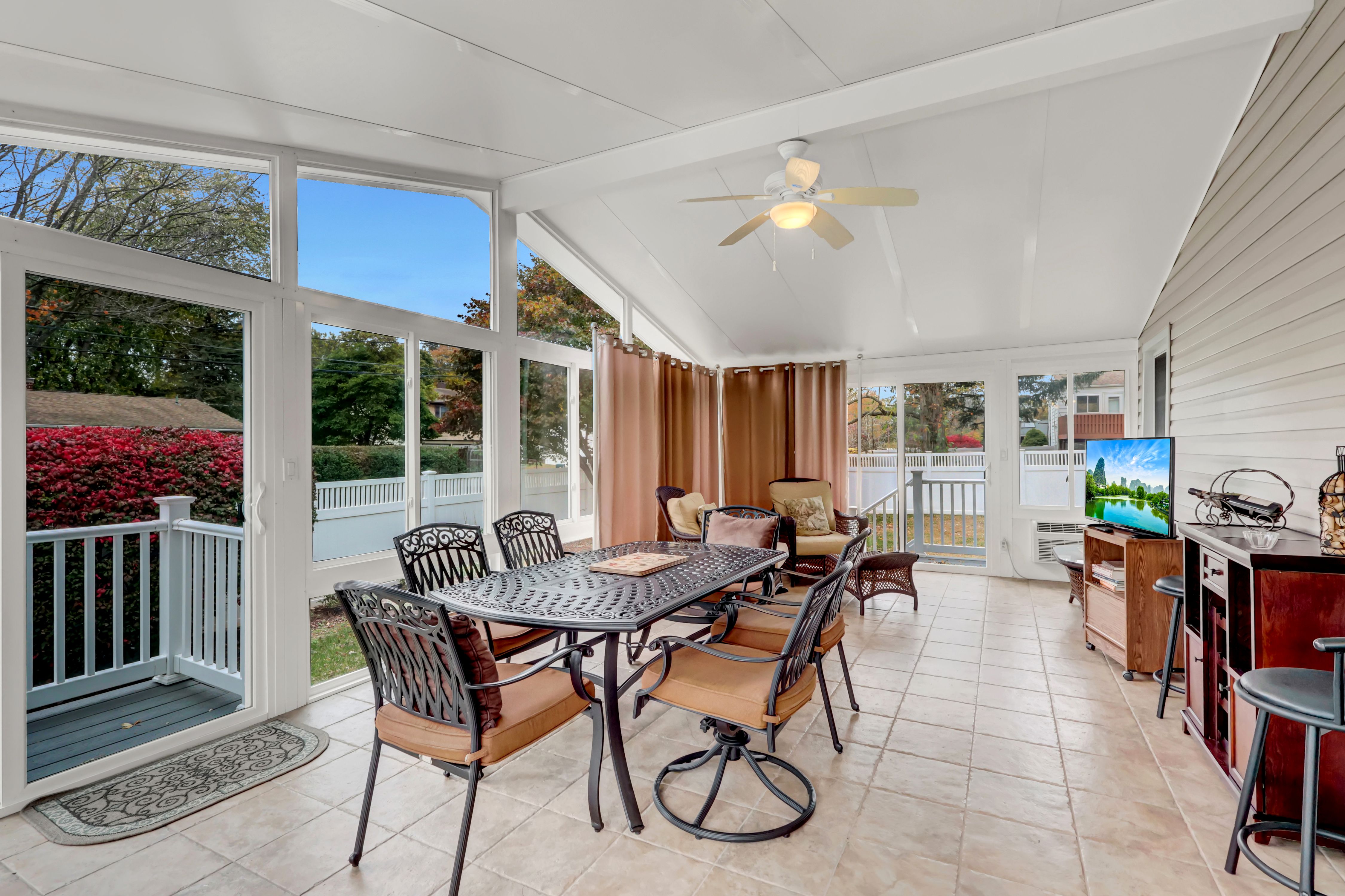 Selden, New York, 11784, United States, 2 Bedrooms Bedrooms, ,1 BathroomBathrooms,Residential,For Sale,1976692