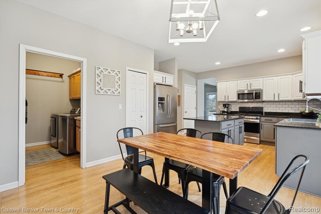 Highland, Michigan, 48357, United States, 4 Bedrooms Bedrooms, ,4 BathroomsBathrooms,Residential,For Sale,2003066