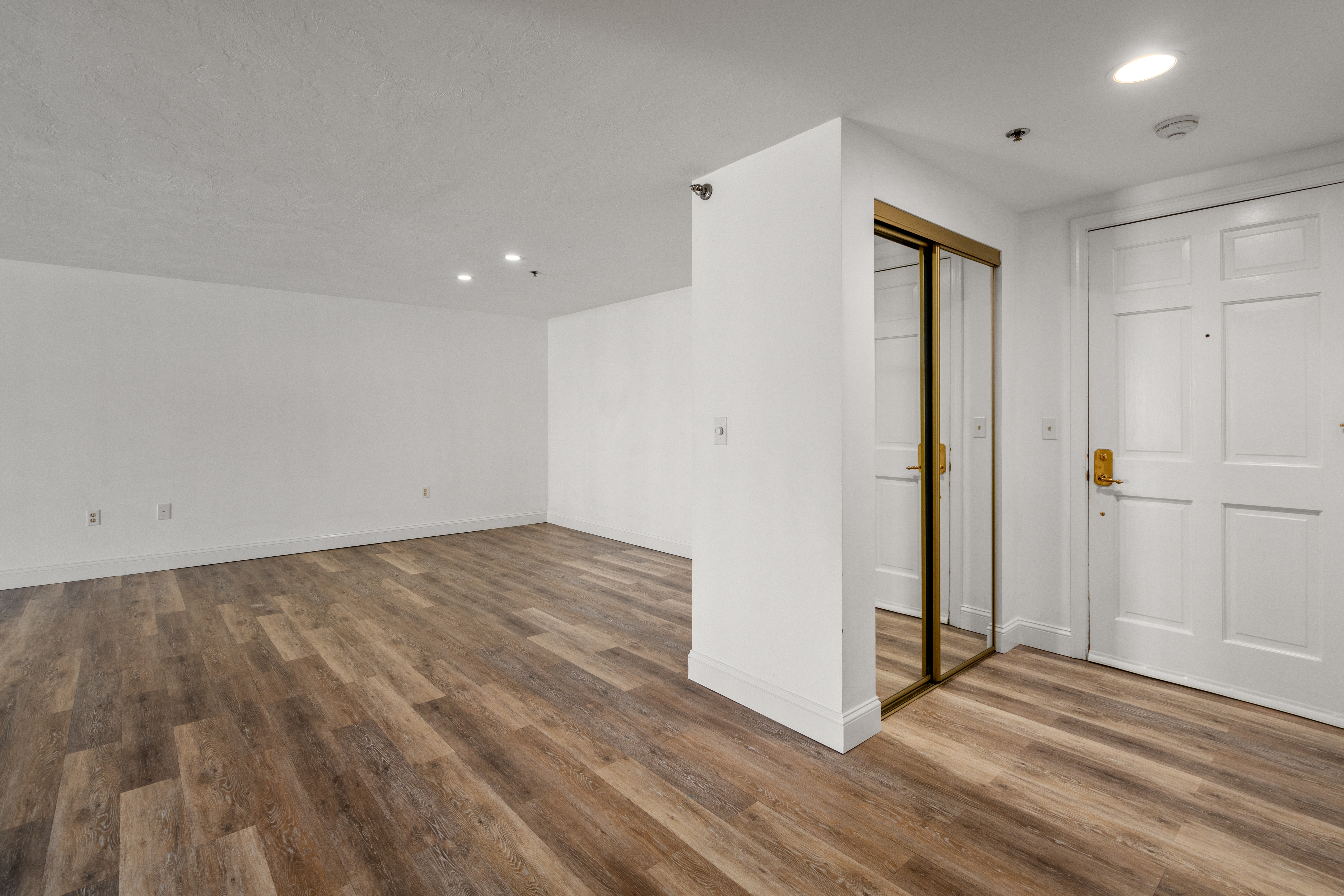  44 Elm, Unit 102, Worcester, MA, 01690 - 物件實景