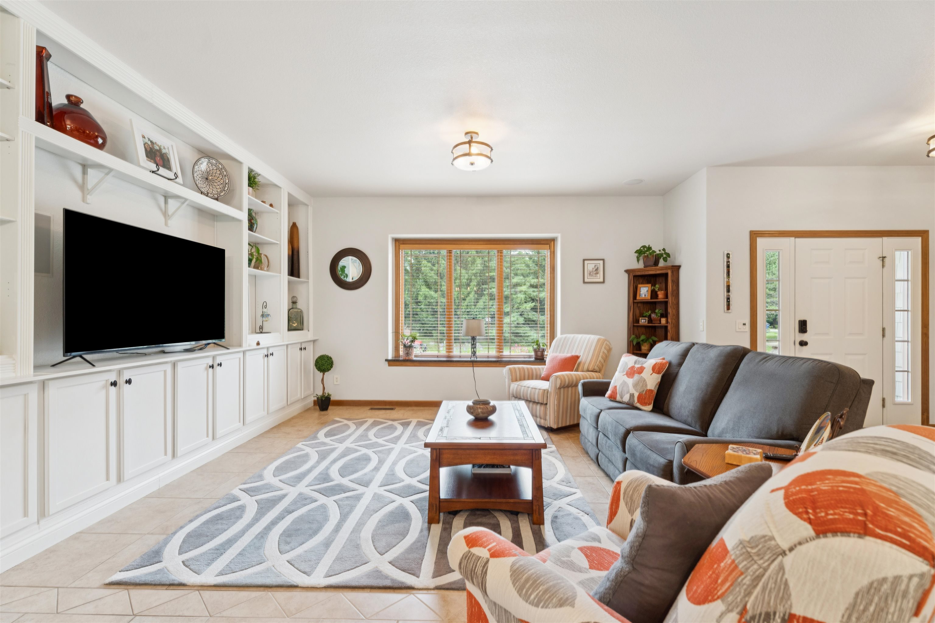 NEENAH, Wisconsin, 54956, United States, 3 Bedrooms Bedrooms, ,2 BathroomsBathrooms,Residential,For Sale,1913087