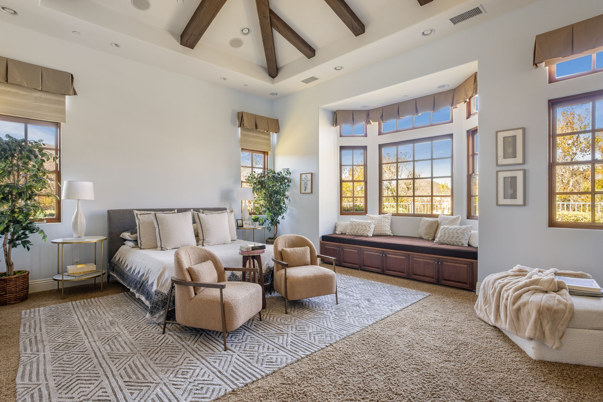  710   Rancho Dos Vientos Dr - 物件實景