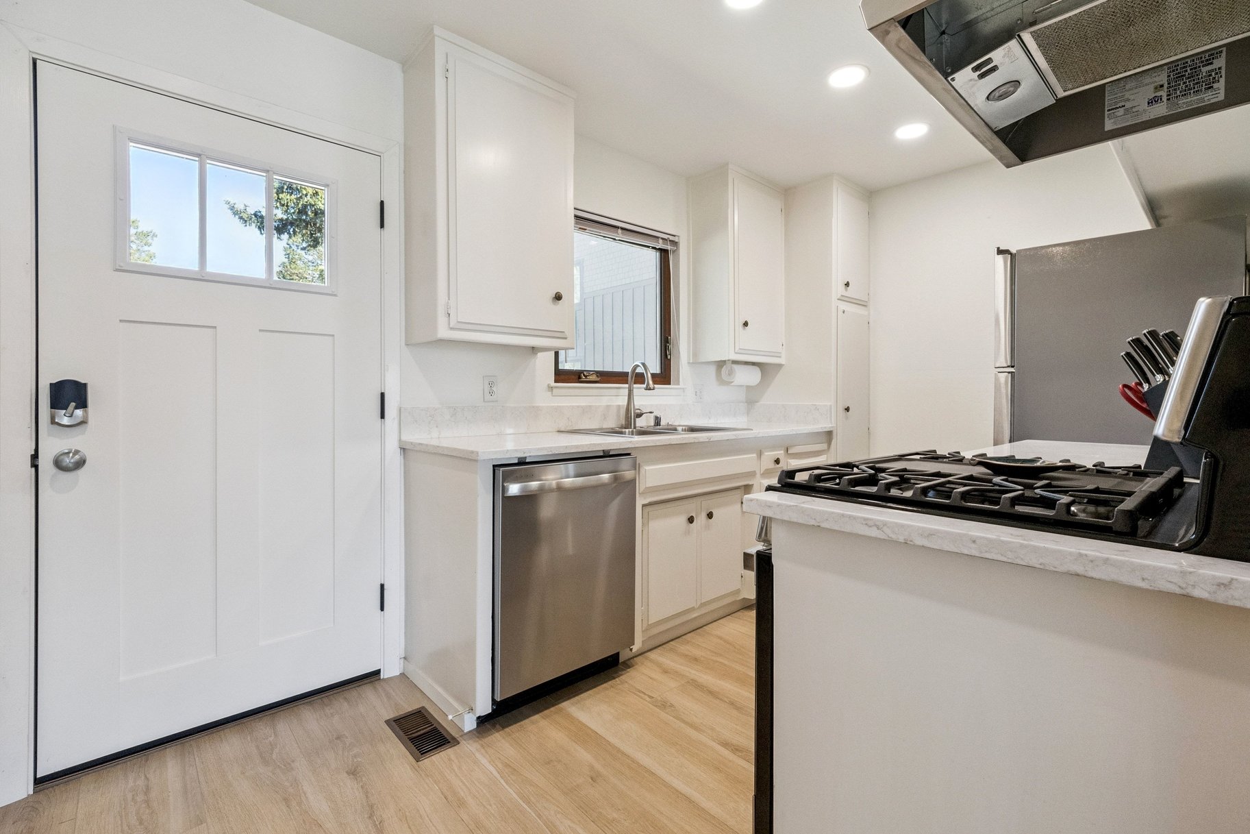  LAKEFRONT LIVING IN TAHOE KEYS - 物件實景